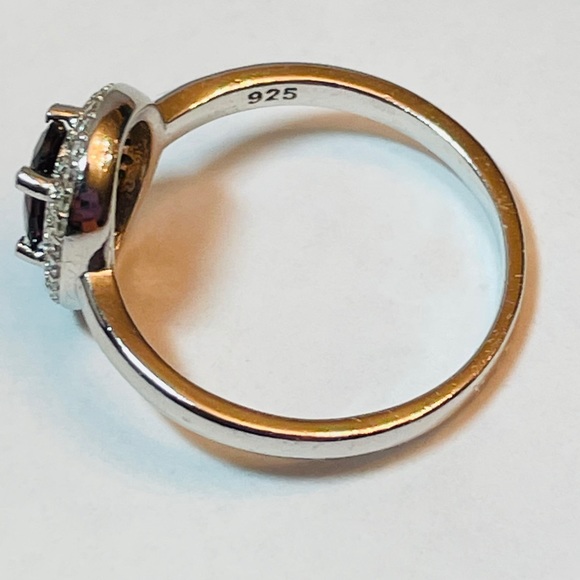 New Sterling Garnet Ring - Picture 3 of 5